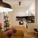 Lady Milavie Apartamento *