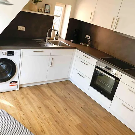 Lady Milavie Apartment Coburg