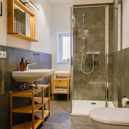 Lady Milavie Apartment *