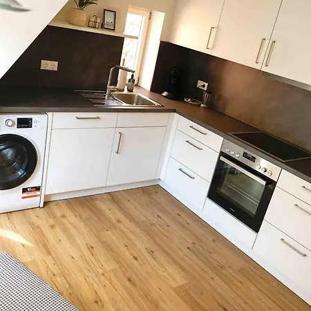 Lady Milavie Apartment Coburg