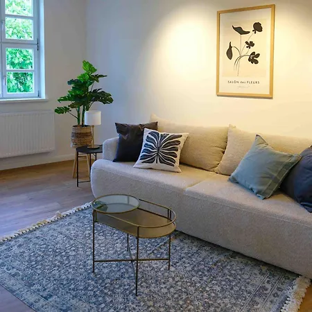 Lady Milavie Apartment *